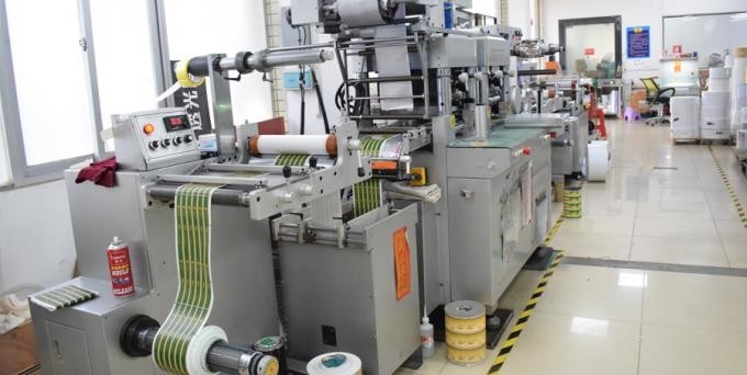 GUANGZHOU YM PACKAGE PRODUCTS CO.,LTD. linha de produção do fabricante