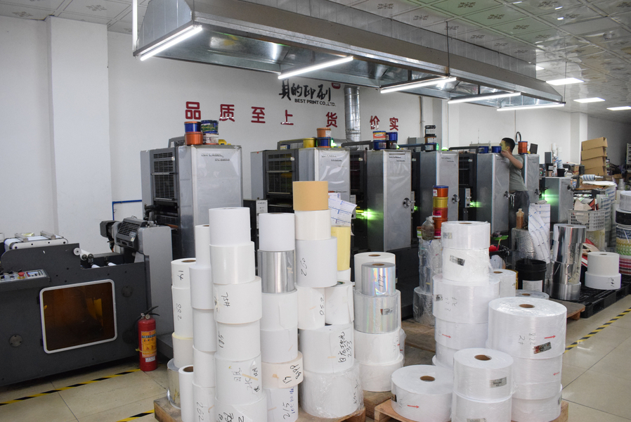 GUANGZHOU YM PACKAGE PRODUCTS CO.,LTD. linha de produção do fabricante
