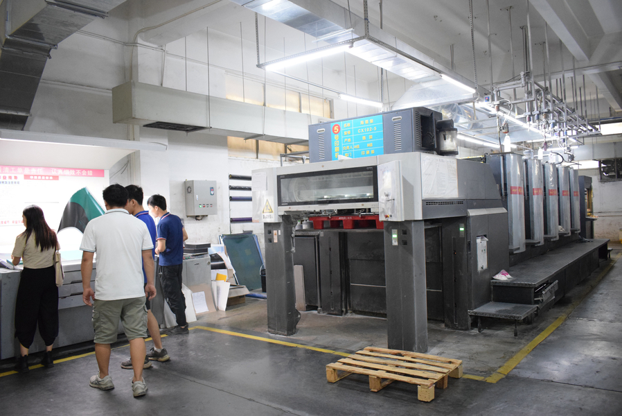 GUANGZHOU YM PACKAGE PRODUCTS CO.,LTD. linha de produção do fabricante