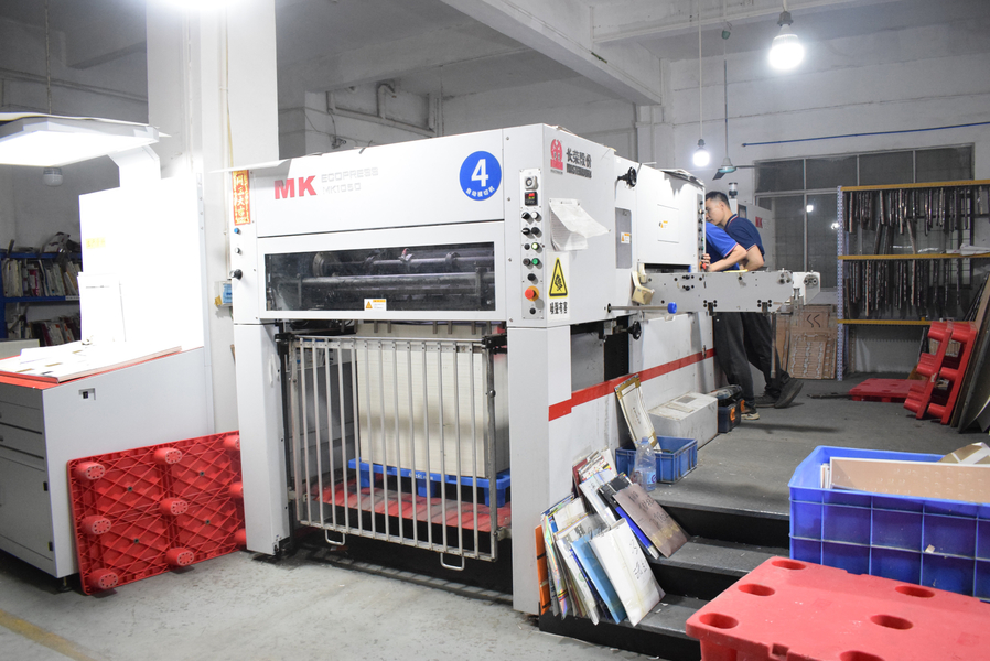 GUANGZHOU YM PACKAGE PRODUCTS CO.,LTD. linha de produção do fabricante