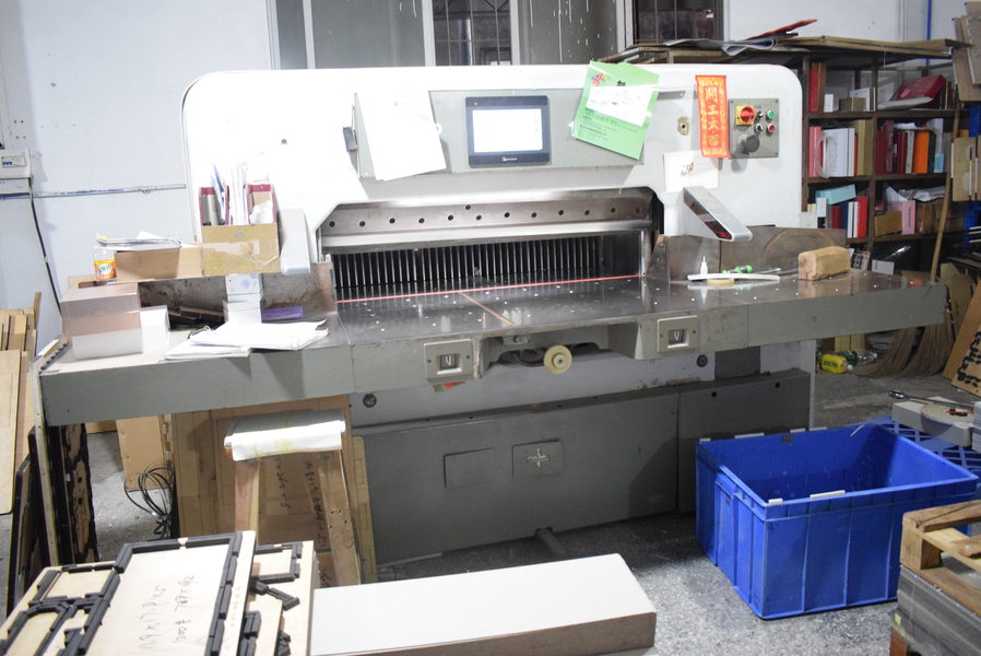 GUANGZHOU YM PACKAGE PRODUCTS CO.,LTD. linha de produção do fabricante