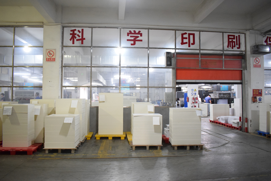 GUANGZHOU YM PACKAGE PRODUCTS CO.,LTD. linha de produção do fabricante