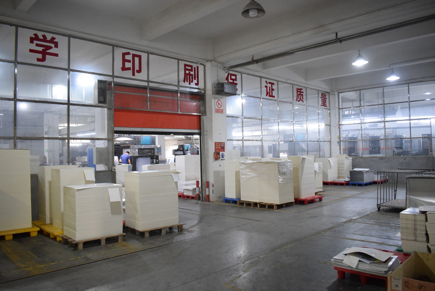 GUANGZHOU YM PACKAGE PRODUCTS CO.,LTD. linha de produção do fabricante
