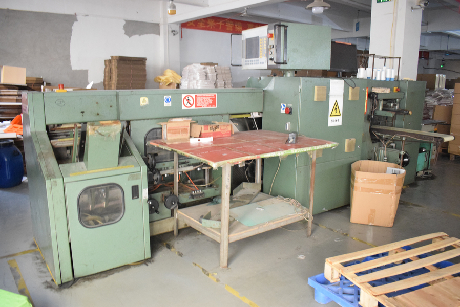 GUANGZHOU YM PACKAGE PRODUCTS CO.,LTD. linha de produção do fabricante