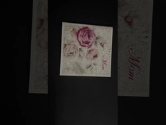 Cartões de alta qualidade são usados para personalizar cartões de feriados para várias ocasiões.